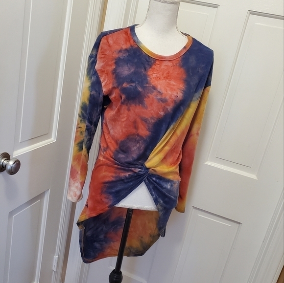 NWT LOVE ❤️ Tie- Dye Hi-Lo Knit top size Medium - Picture 1 of 9